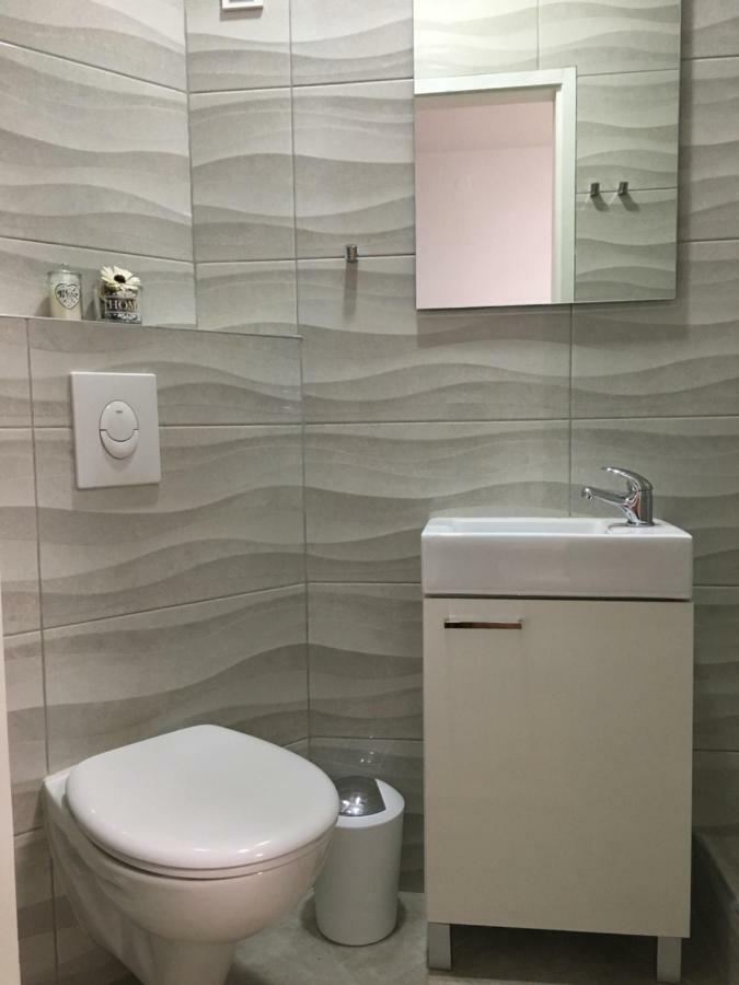 بريلا Apartment & Rooms Laura المظهر الخارجي الصورة