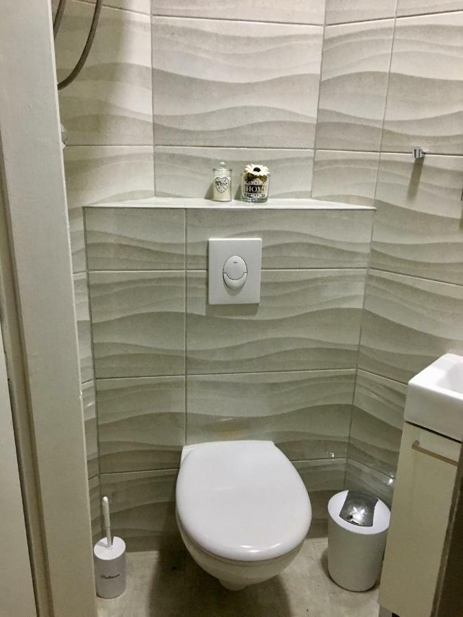 بريلا Apartment & Rooms Laura المظهر الخارجي الصورة