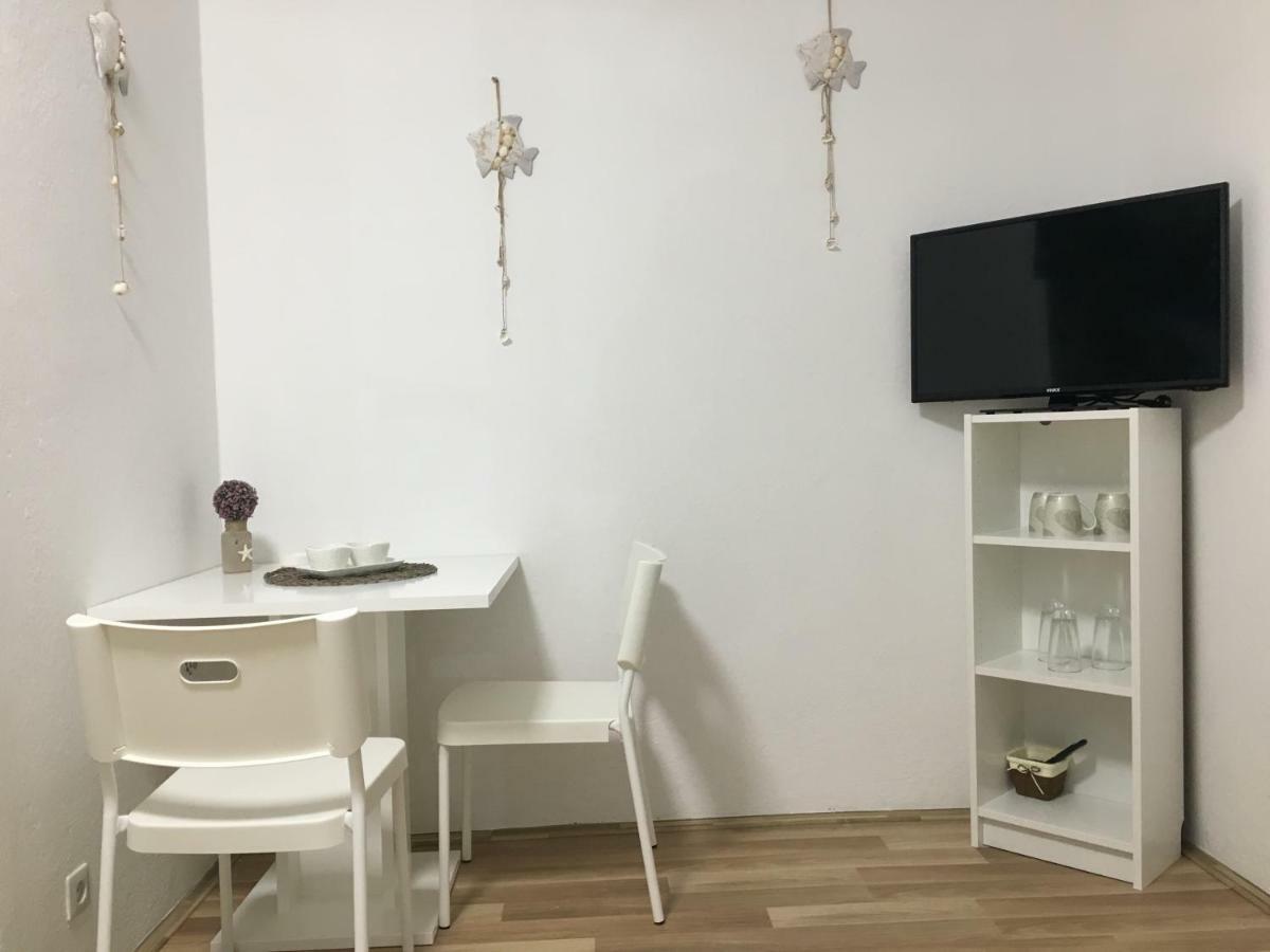 بريلا Apartment & Rooms Laura المظهر الخارجي الصورة