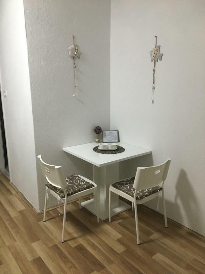 بريلا Apartment & Rooms Laura المظهر الخارجي الصورة